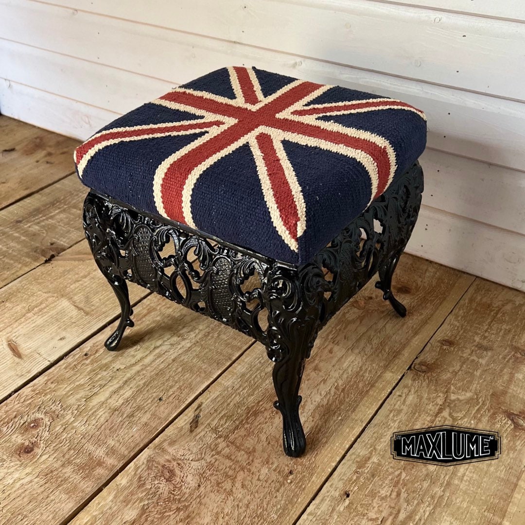 Maxlume ~ Union Jack Flag Bench | Great Britain | Pouf Solid Base | Vintage Style | Floor Standing | Man Cave Stool