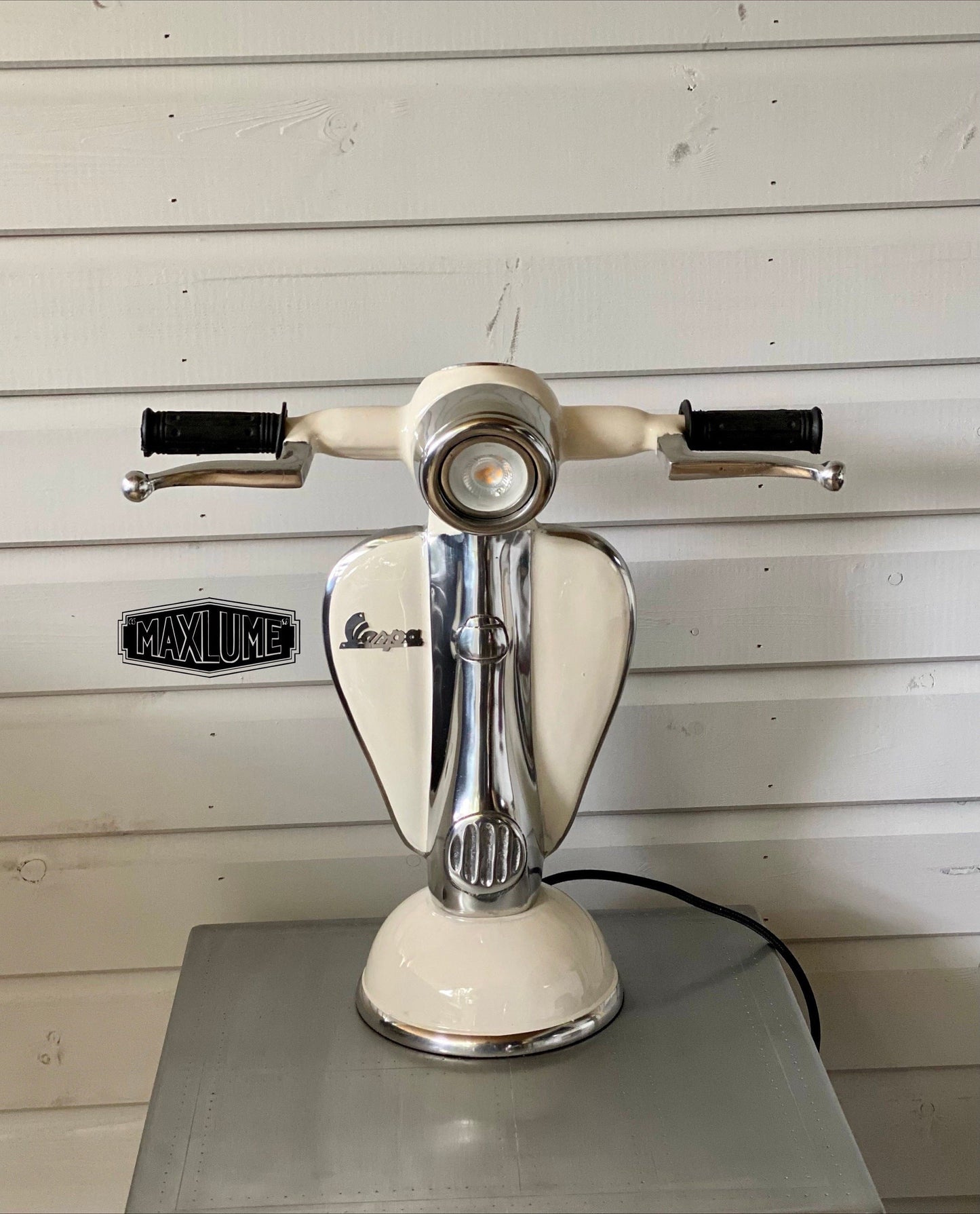 Vespa on sale table lamp