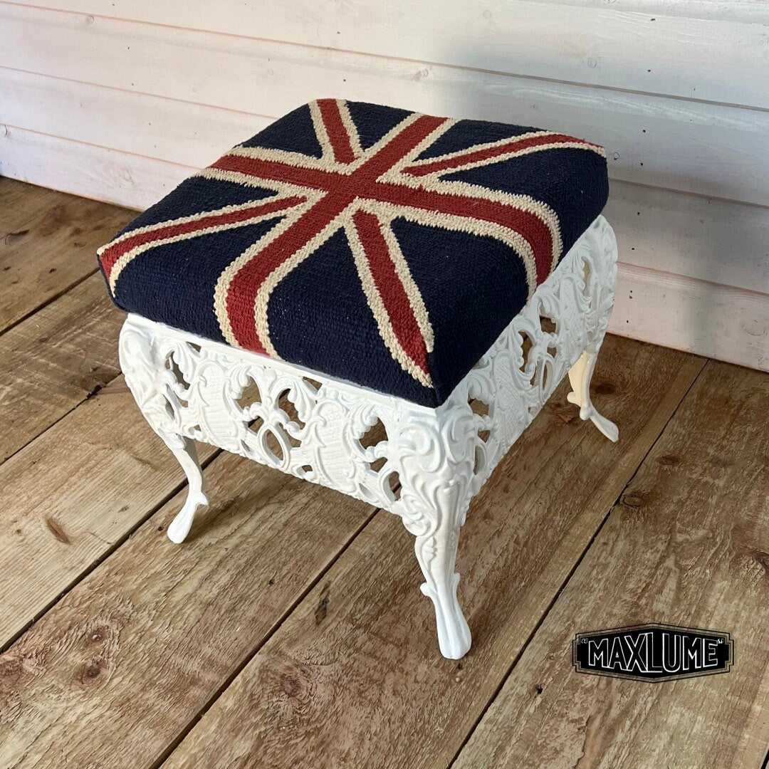 Maxlume ~ Union Jack Flag Bench | Great Britain | Pouf Solid Base | Vintage Style | Floor Standing | Man Cave Stool