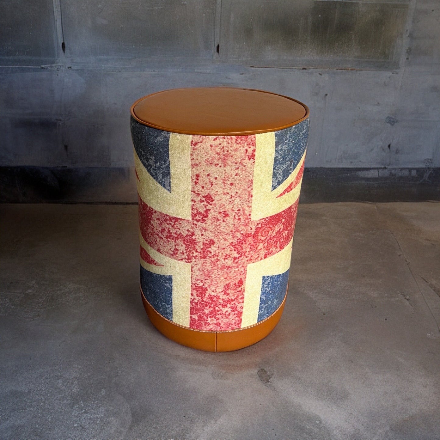 Maxlume ~ Union Jack Flag | Great Britain | Pouf Solid Base Genuine Leather | Vintage Style | Floor Standing | Man Cave Stool