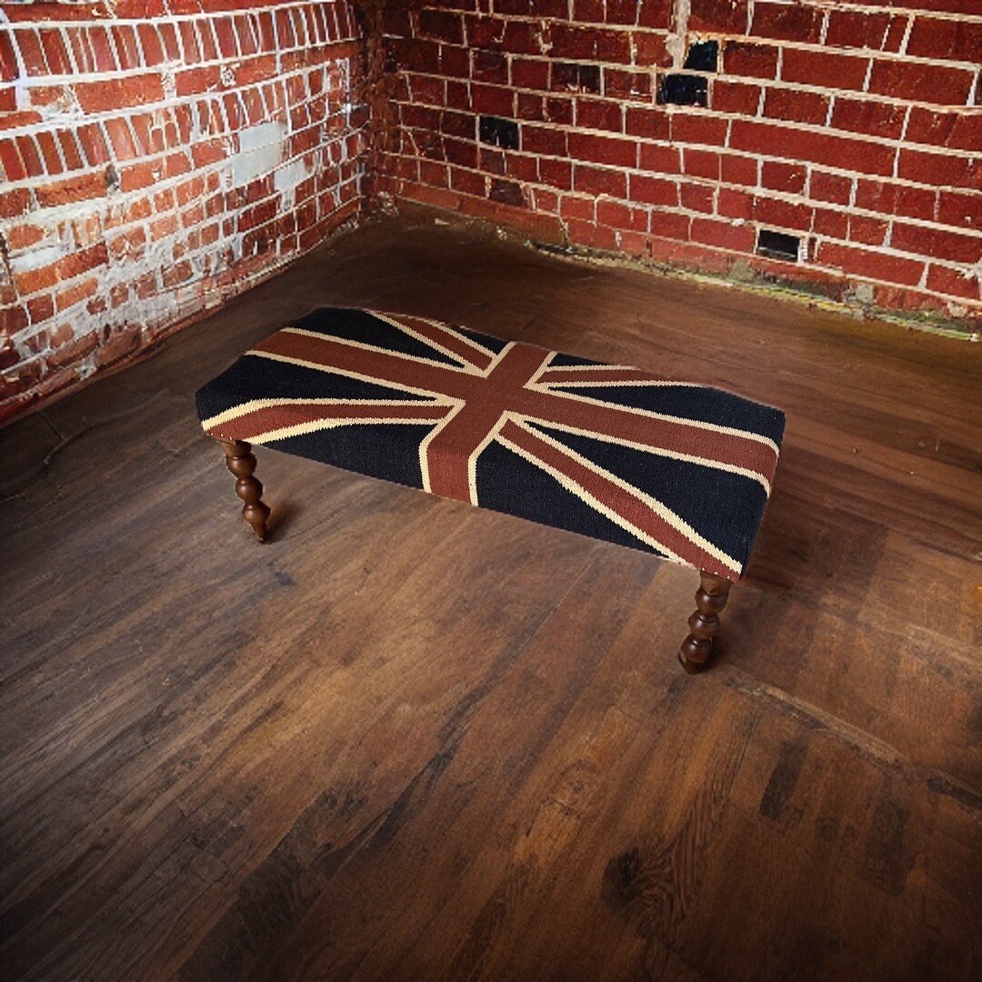 Maxlume ~ Union Jack Flag Bench | Great Britain | Pouf Solid Base | Vintage Style | Floor Standing | Man Cave Stool